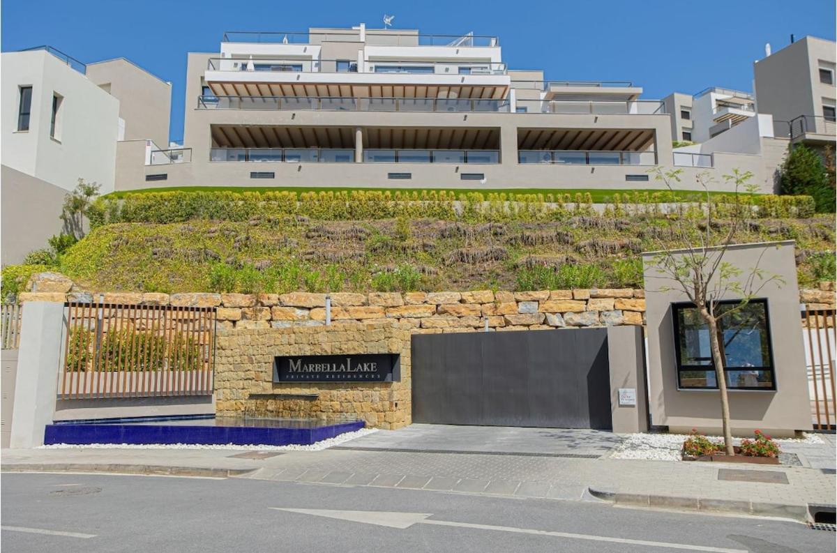 New Modern 3 Bedrooms With Ocean Views Apartment *