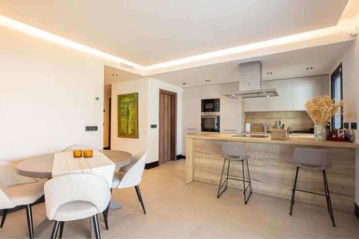 New Modern 3 Bedrooms With Ocean Views Apartment